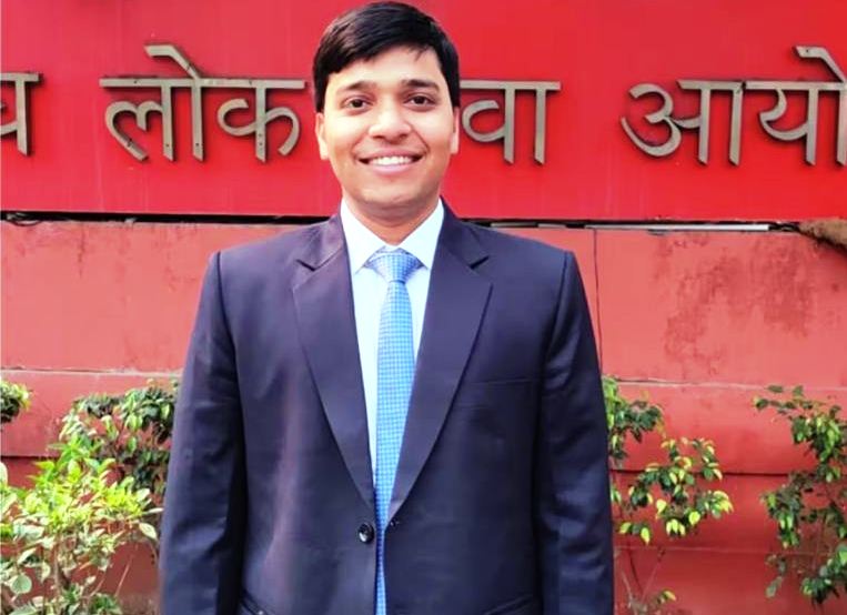 IIM Graduate rejects Rs. 28 Lacs Per Annum Job and Cleared UPSC Exam in his very First Attempt without taking any Coaching