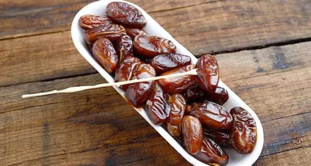 What are the properties of dates that are beneficial for health?