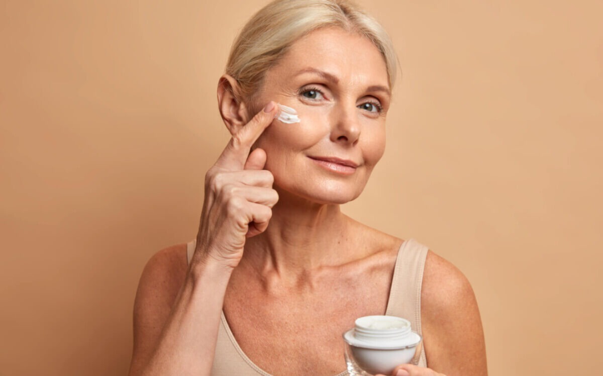 With age comes aging of the skin, this trick will make the skin look like 20