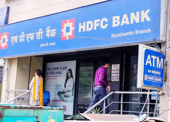 HDFC Bank Q2 update: Gross advances progress 7% to Rs 25.19 lakh crore, deposits grow 15%