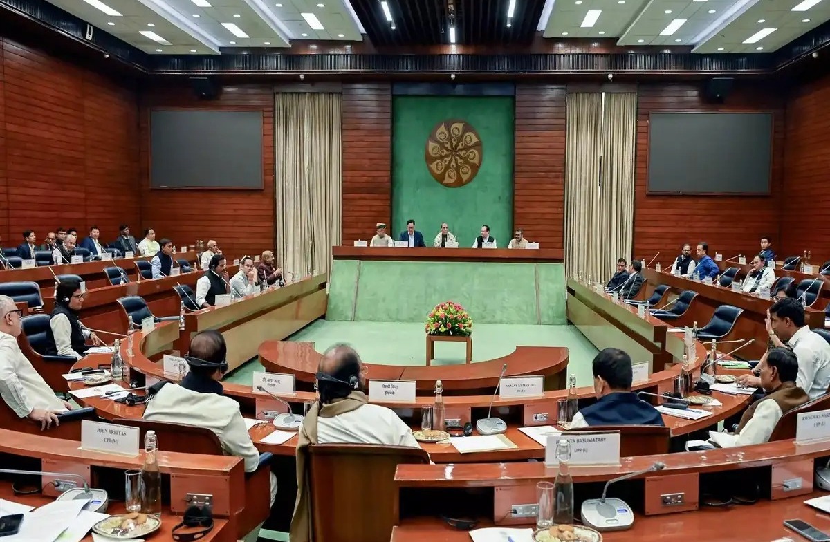 50 leaders from 36 political parties attend an all-party gathering before the winter session