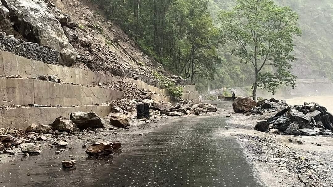 Nature’s Fury in North Sikkim: Severe Rainfall Triggers Infrastructure Collapse Near Chungthang